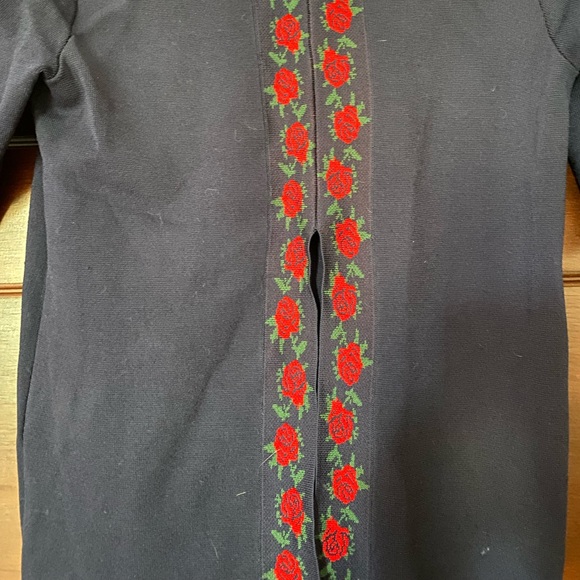 Club Monaco size small rise sweater - Picture 2 of 3